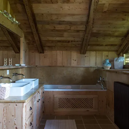 Arthaus Megeve فندق
