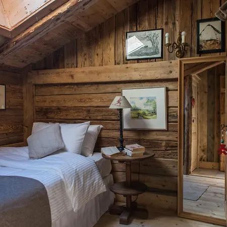 Arthaus Megeve Otel *