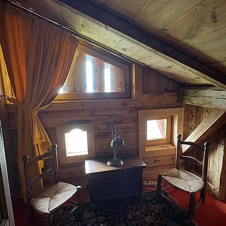 Arthaus Megeve Hotell *